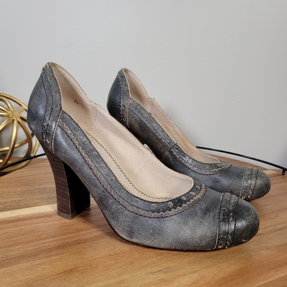 Seychelles Vintage Style Distressed Retro Leather and Wood heels Size 7.5 - Picture 4 of 16